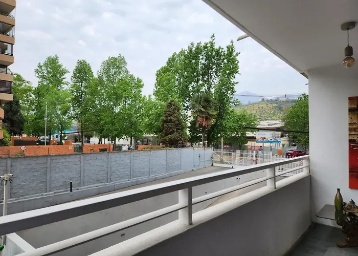 Alto Las Condes - A Pasos Del Mall - Excelente Y Comodo Departamento P/2 Personas