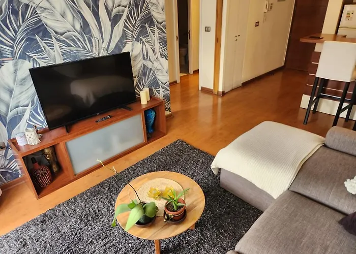 Alto Las Condes - A Pasos Del Mall - Excelente Y Comodo Departamento P/2 Personas